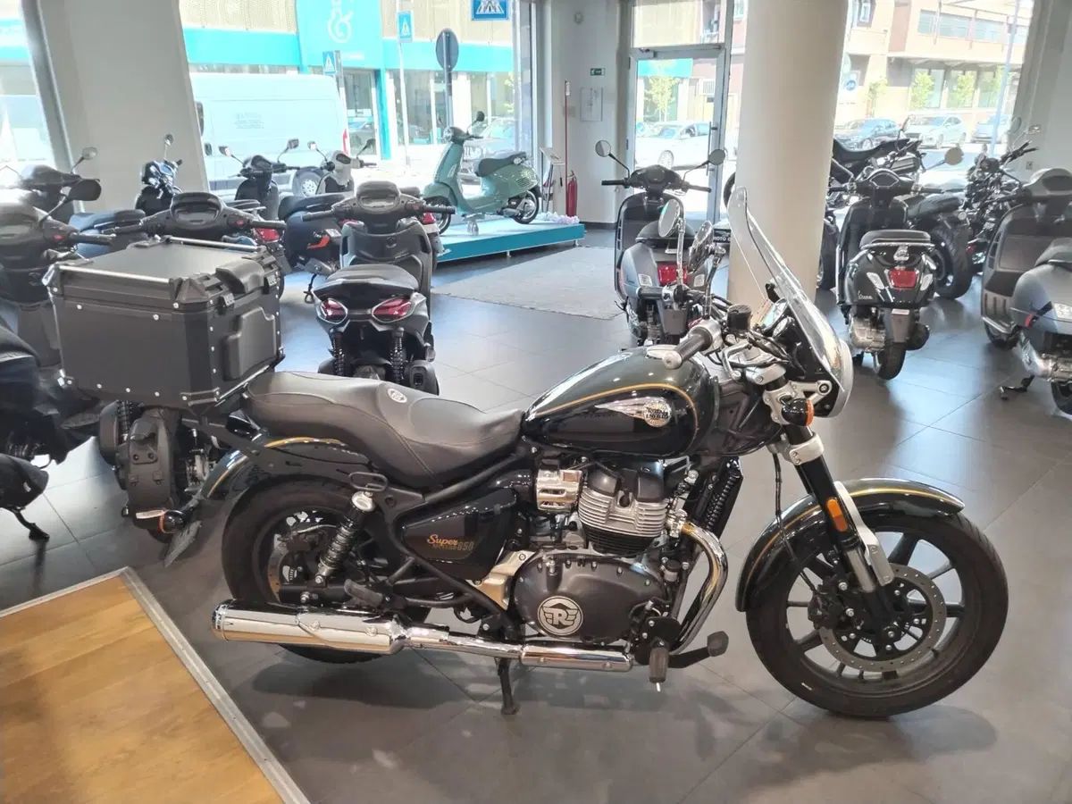 Royal Enfield Super Meteor 650 (2023 - 26) (4)