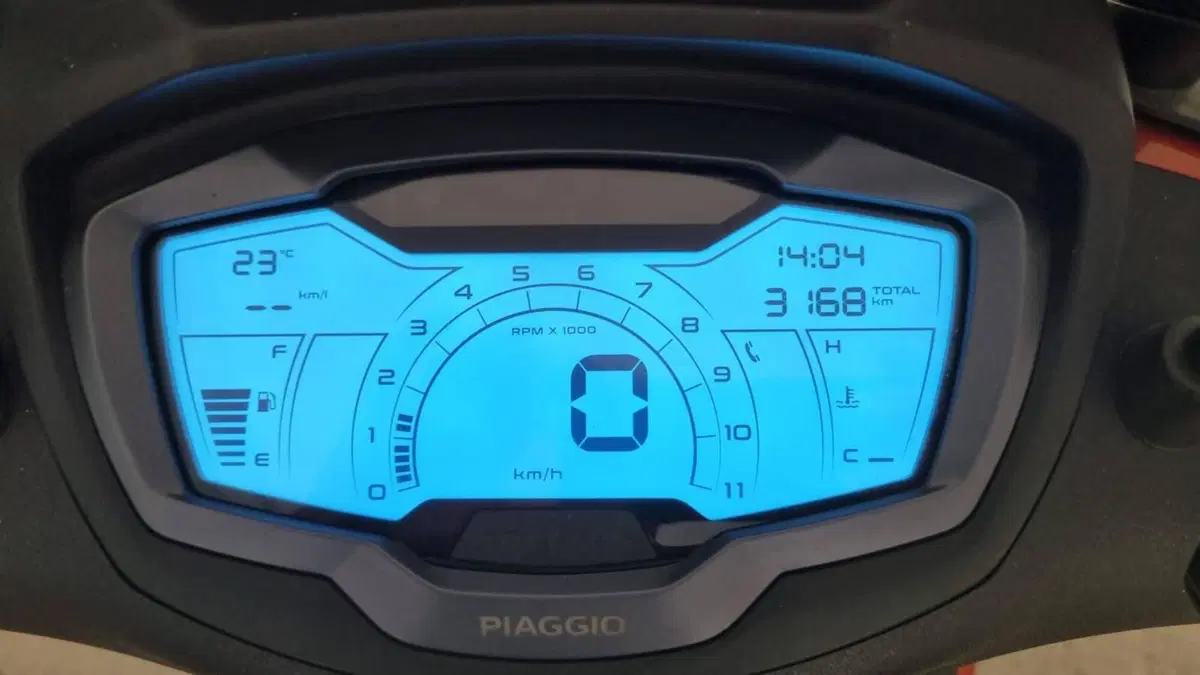 Piaggio Beverly 400 S (2025 - 26) (6)