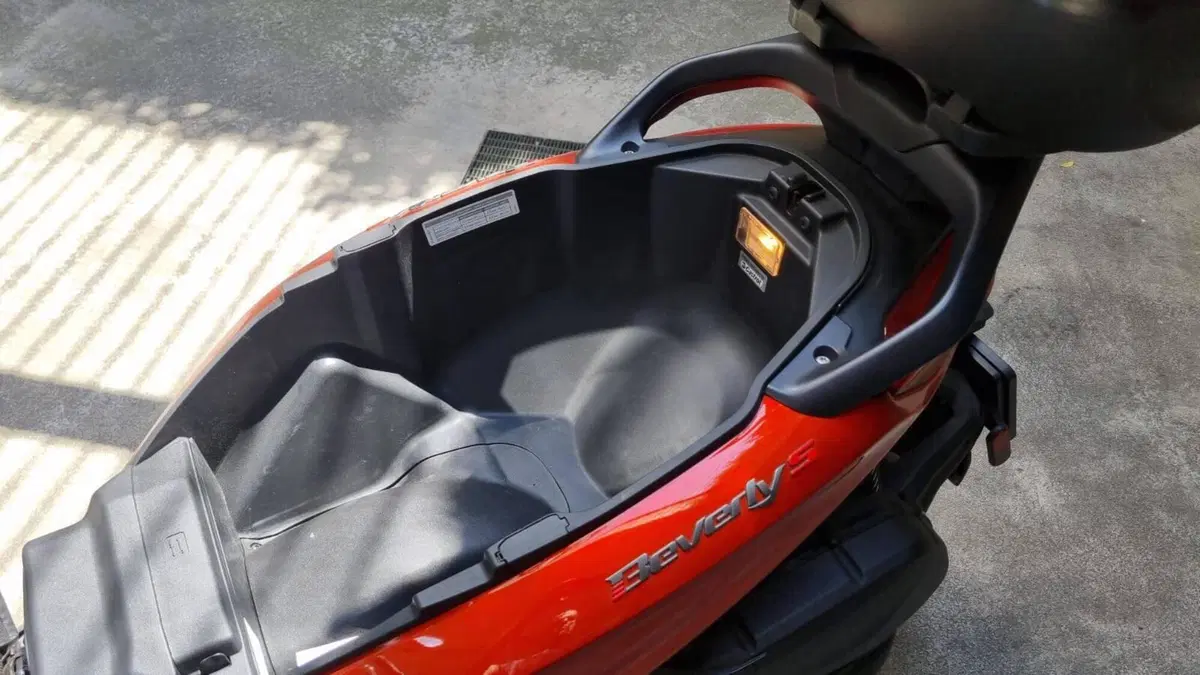 Piaggio Beverly 400 S (2025 - 26) (4)