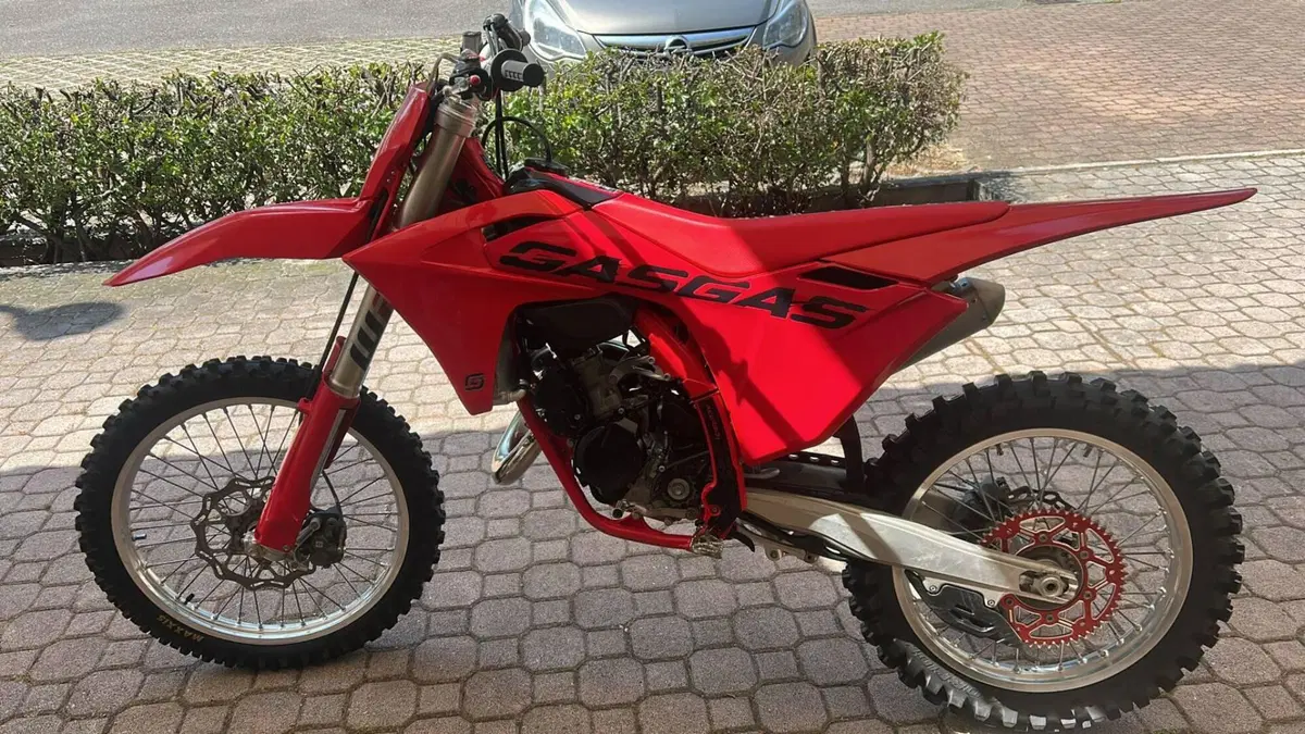 GASGAS MC 125 (2025) (4)