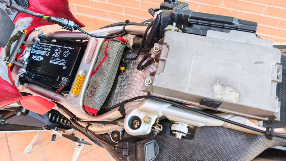 MV Agusta F4 1000 S 1+1 (2004 - 06) (20)