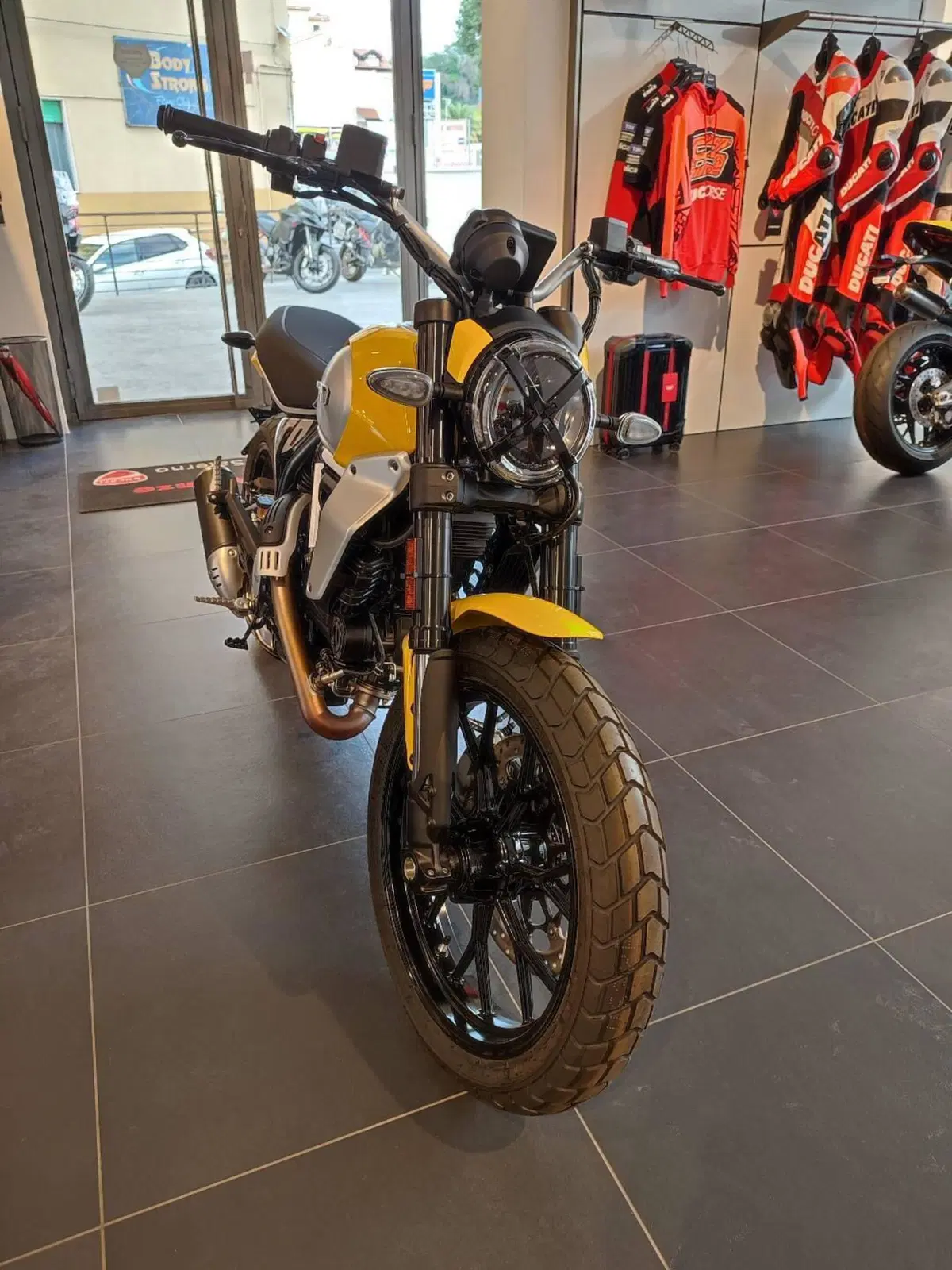 Ducati Scrambler 800 Icon (2025 - 26) (2)