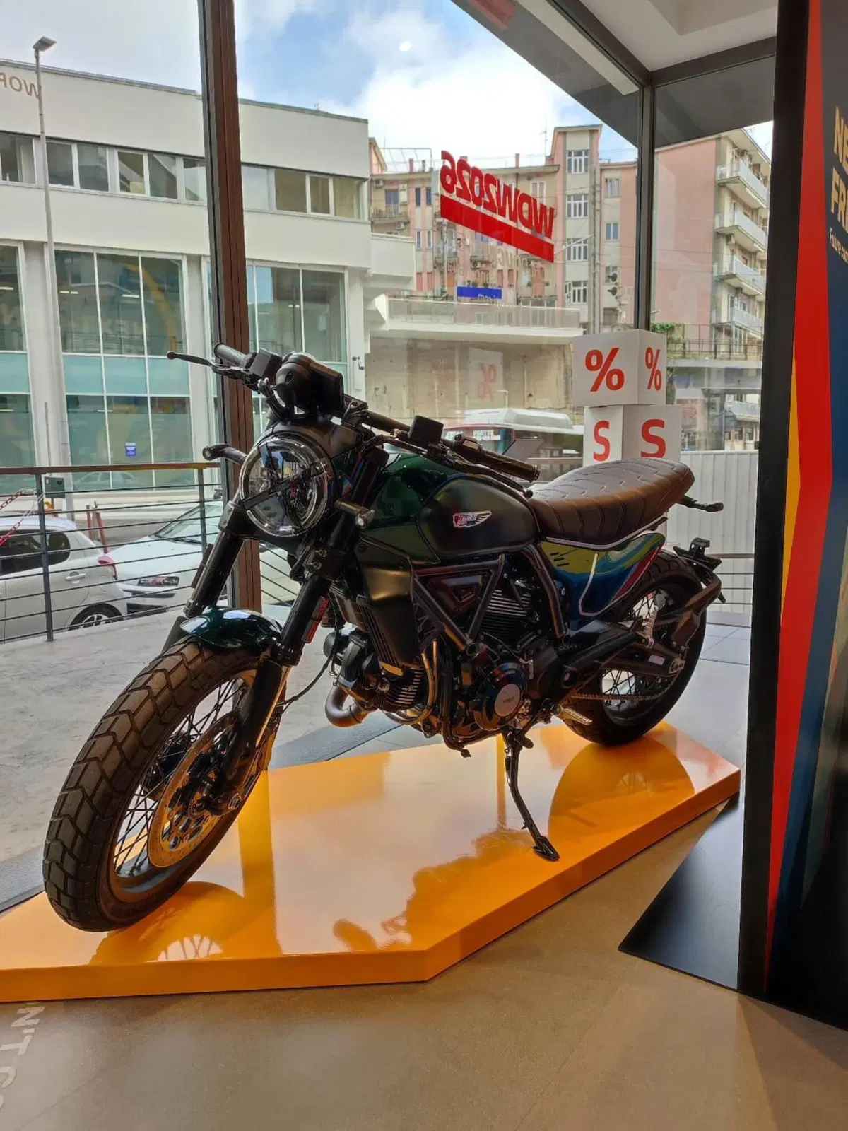 Ducati Scrambler 800 Nightshift (2025 - 26)