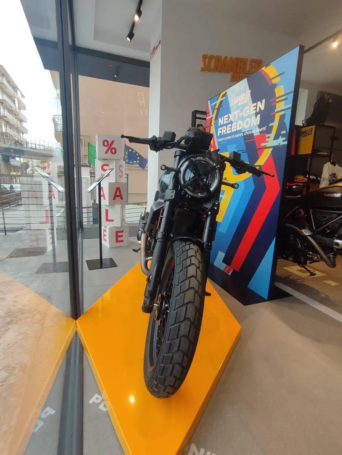 Ducati Scrambler 800 Nightshift (2025 - 26) (2)