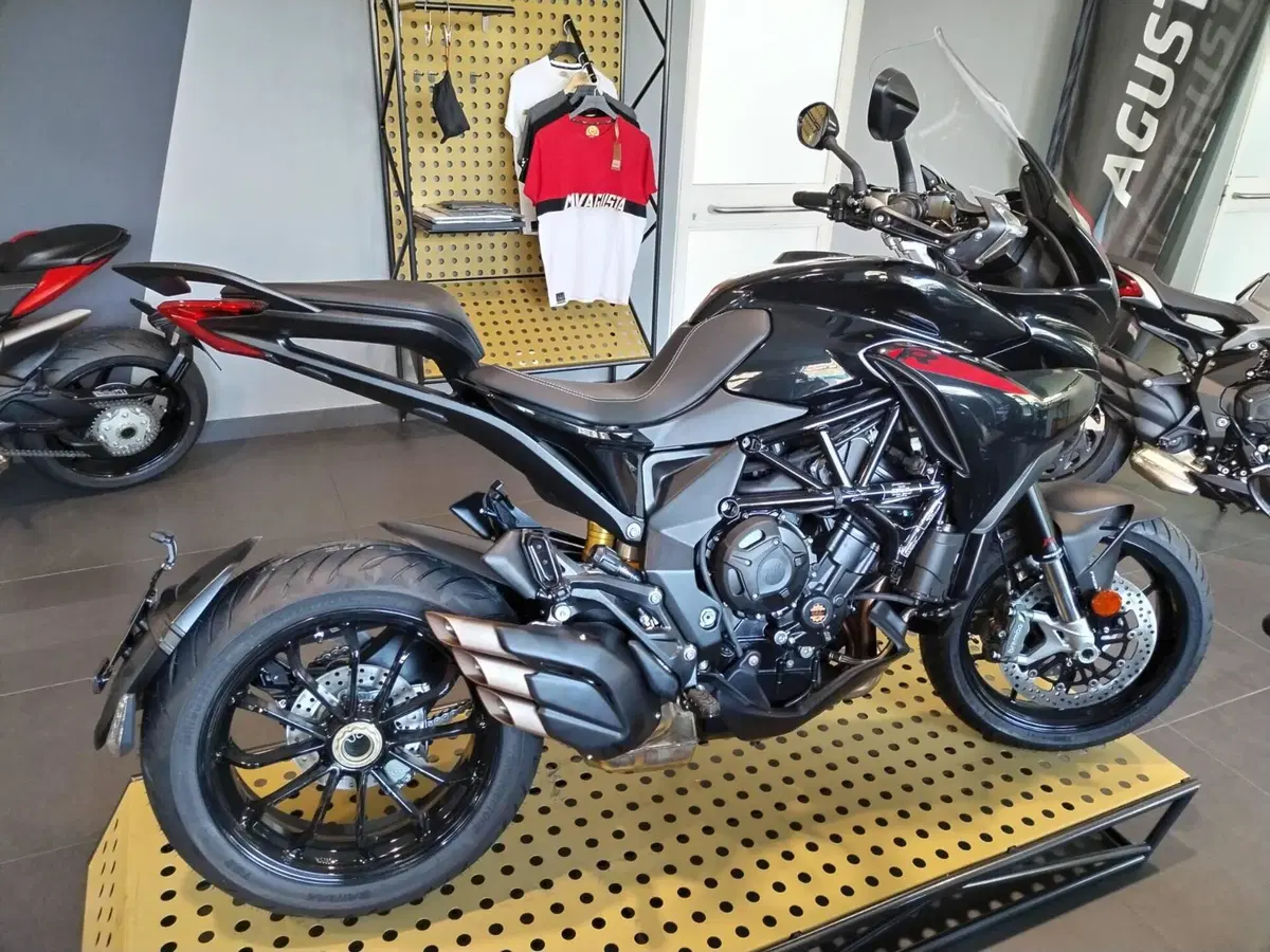 MV Agusta Turismo Veloce 800 R (2023 - 26) (4)
