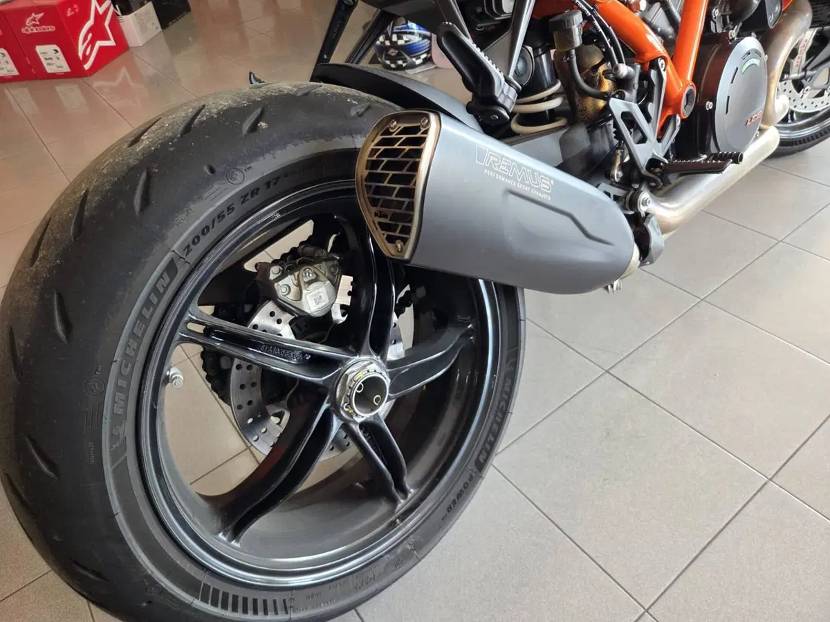 KTM 1390 Super Duke R EVO (2024 - 26) (5)