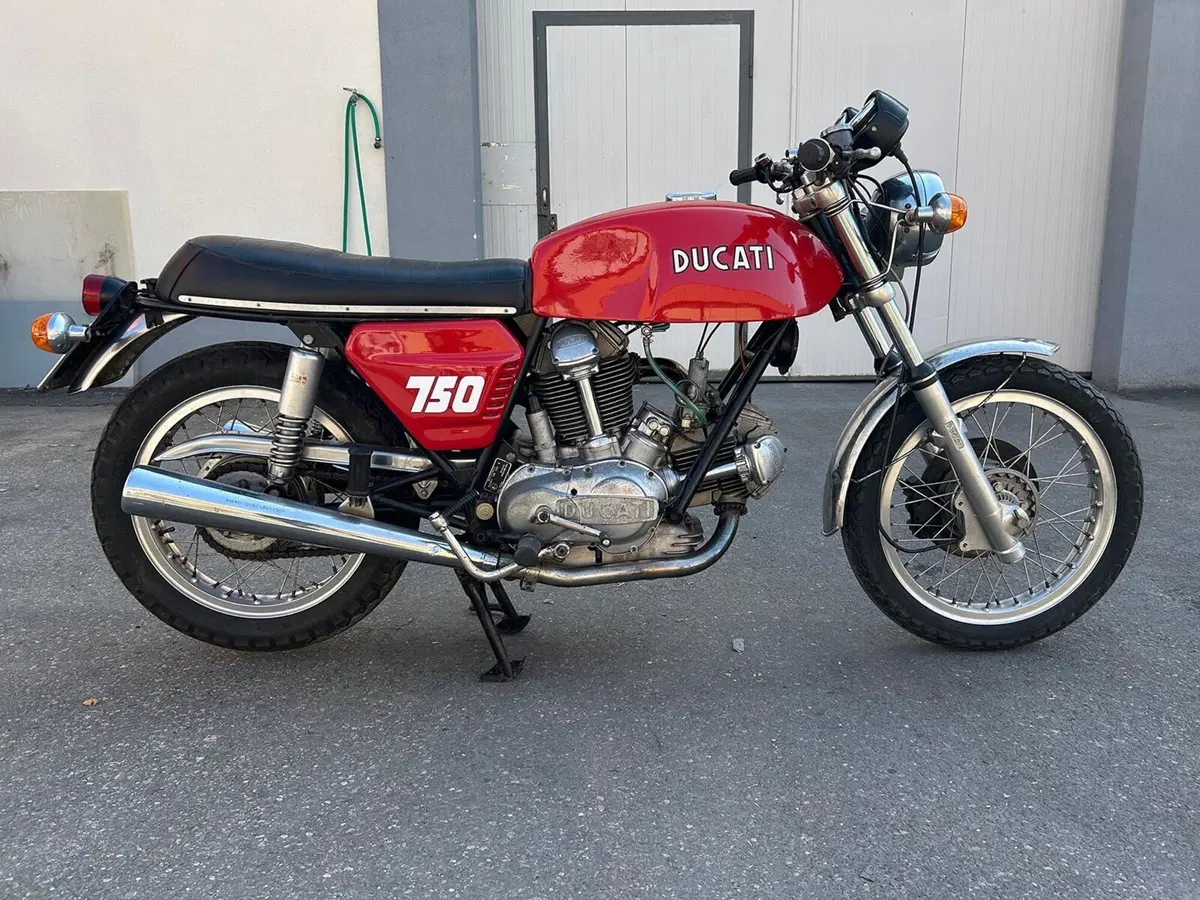 Ducati 750 GT (6)