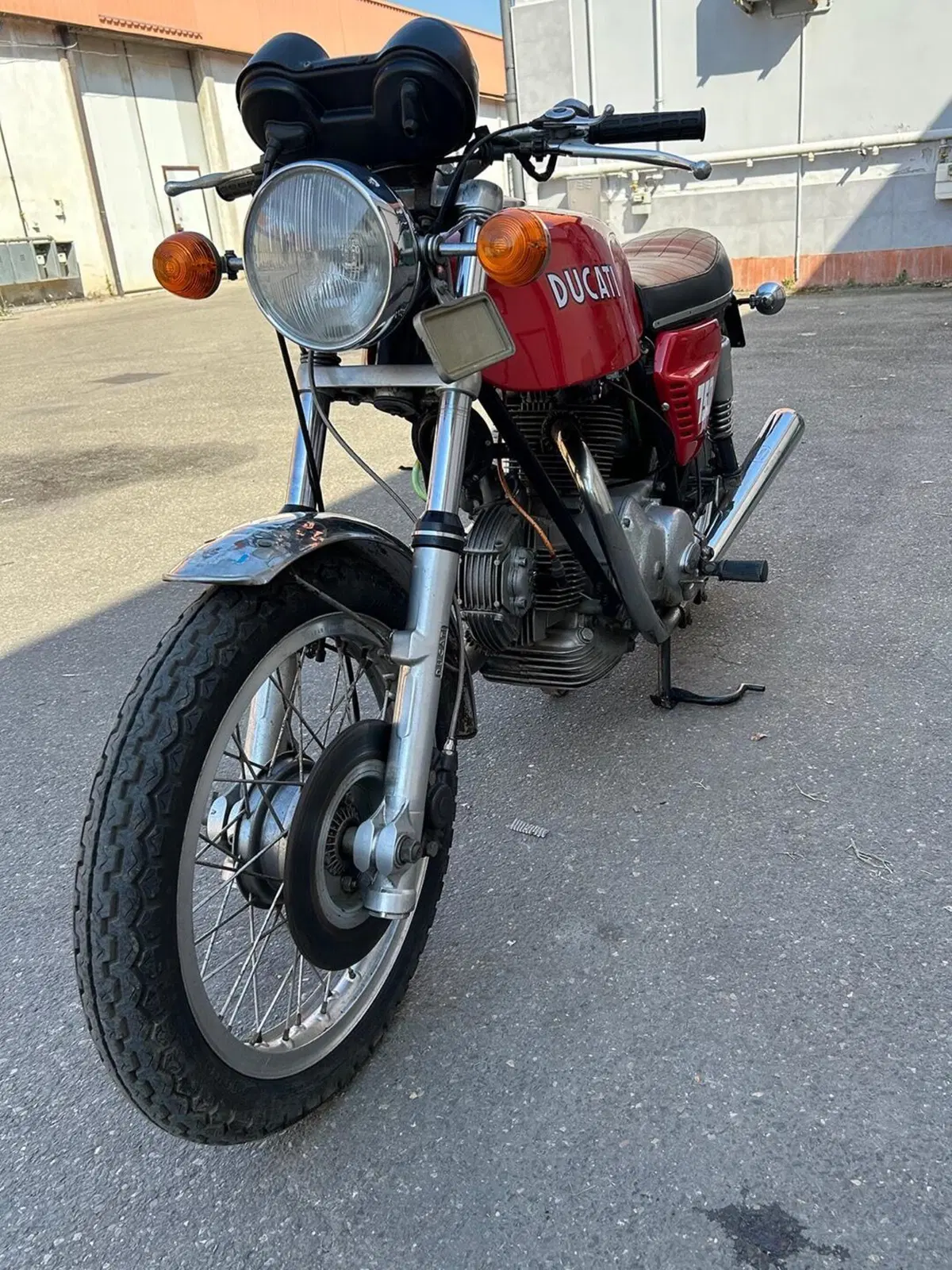 Ducati 750 GT (10)