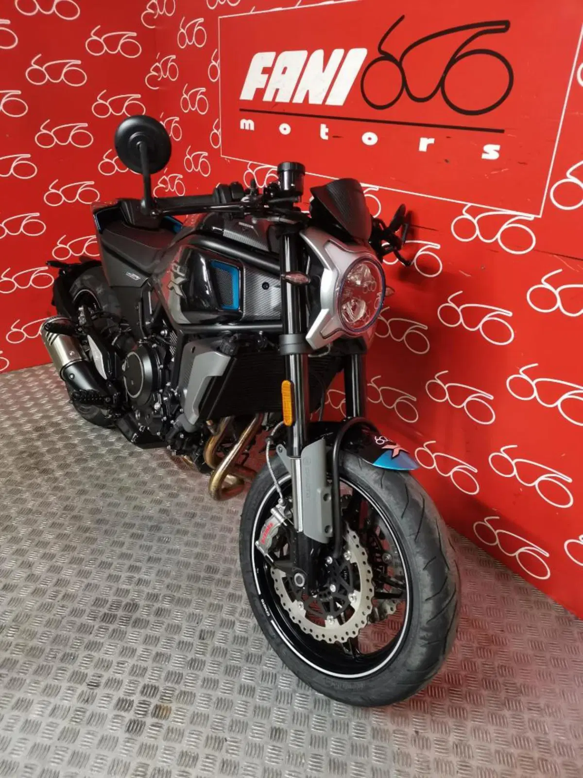 CFMOTO 700CL-X Heritage (2021 - 26) (2)