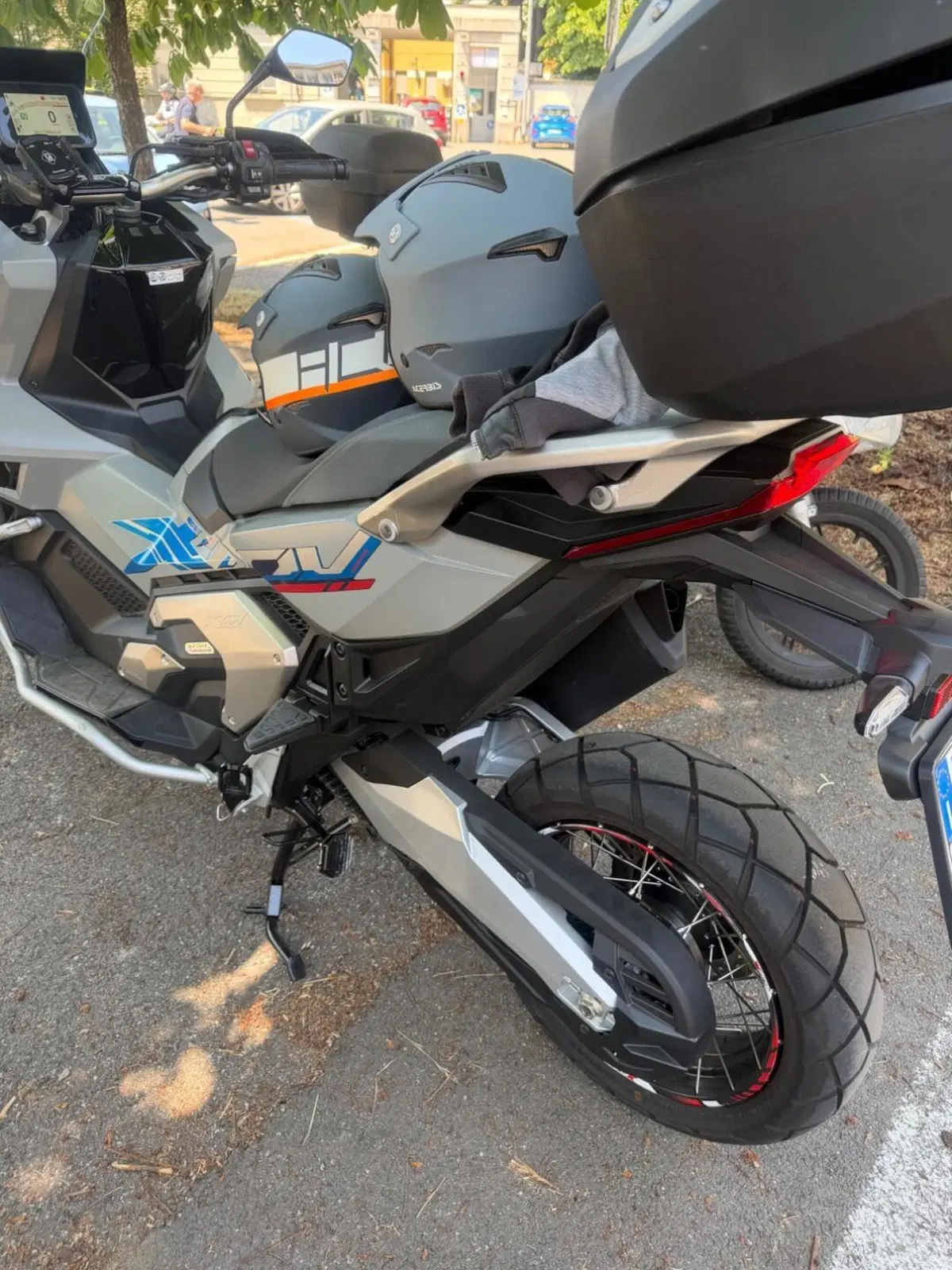 Honda X-ADV 750 Gravel (2025 - 26) (2)