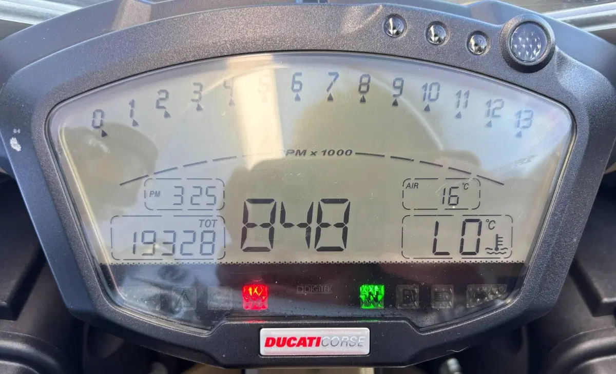 Ducati 848 EVO (2010 - 12) (5)