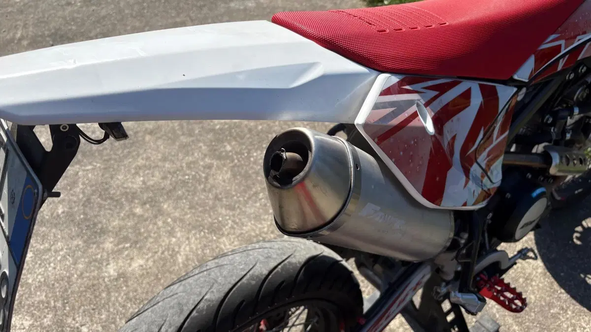 Fantic Motor XMF 125 Motard Performance 4T (2023 - 24) (4)