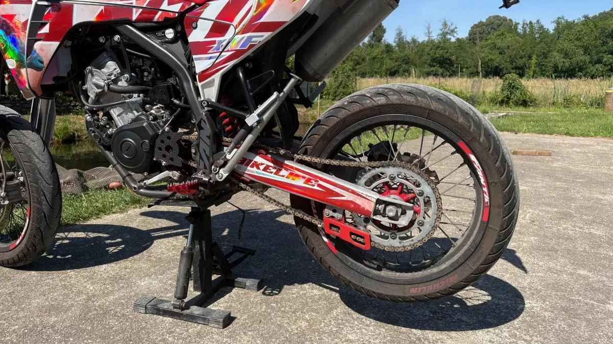 Fantic Motor XMF 125 Motard Performance 4T (2023 - 24) (5)