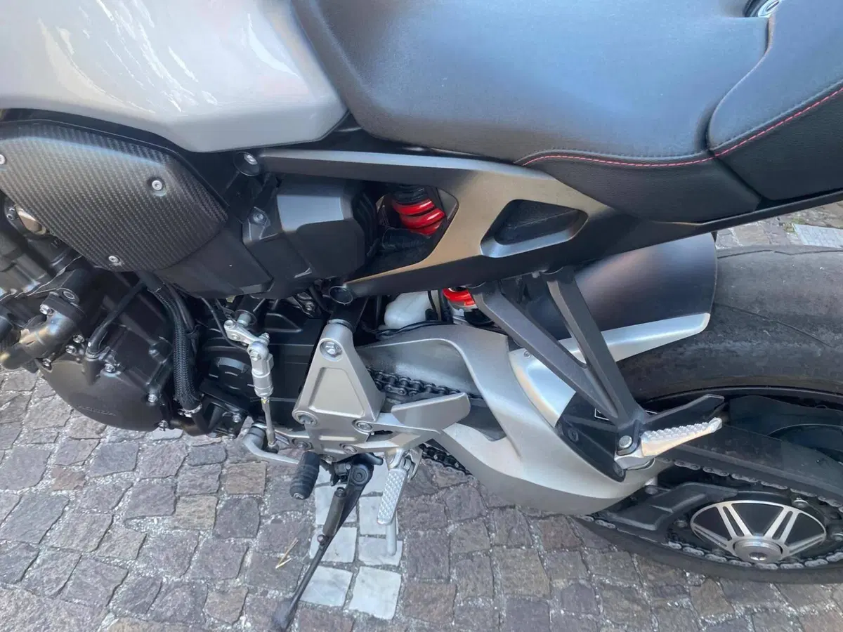 Honda CB 1000 R ABS (2011 - 17) (10)
