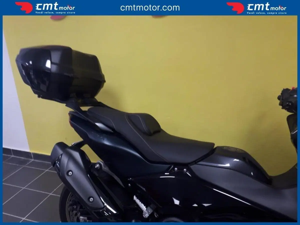 Yamaha T-Max 560 Tech Max (2021) (10)