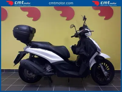 Piaggio Beverly 300 i.e. Street (2020) usata