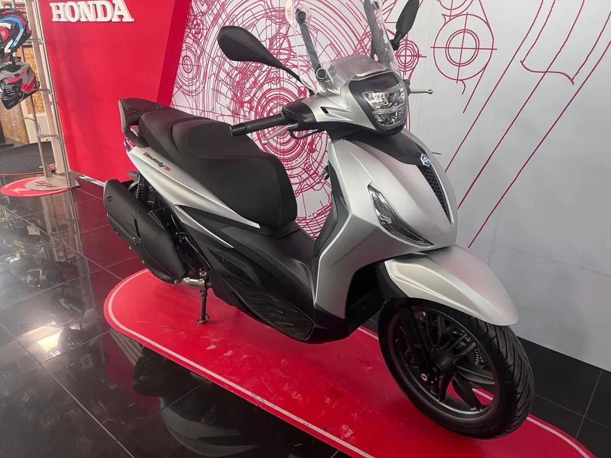 Piaggio Beverly 400 S ABS-ASR (2021 - 24) (2)