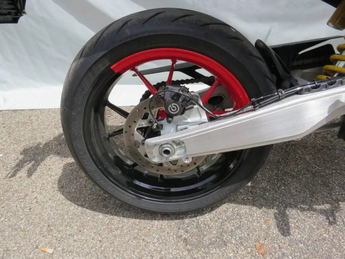 Ducati Hypermotard 698 Mono RVE (2024 - 26) (10)