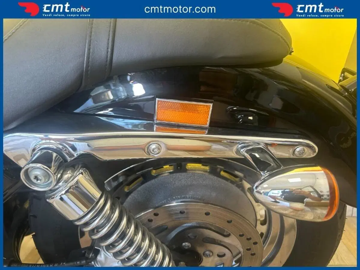 Harley-Davidson 1200 Custom (2004 - 06) - XL 1200C (11)