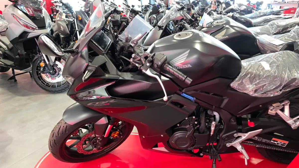 Honda CBR 500 R (2026) (3)