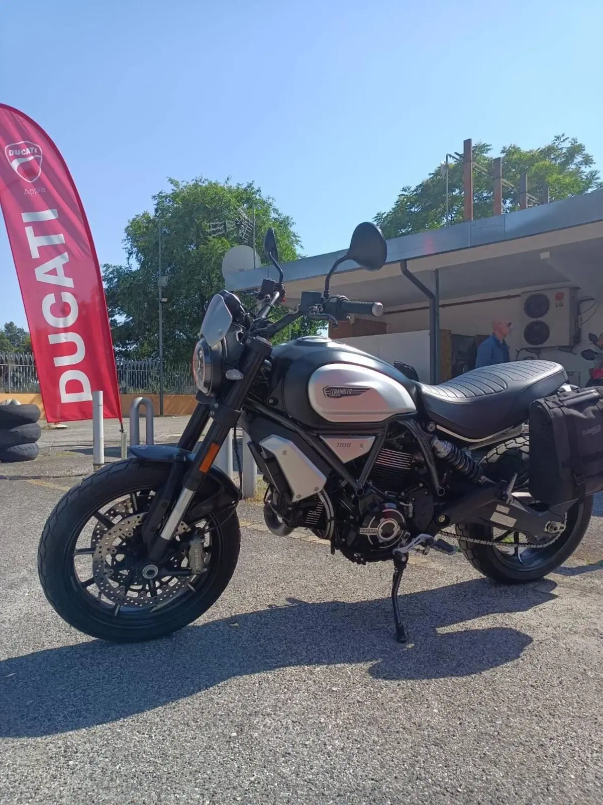 Ducati Scrambler 1100 Dark Pro (2020 - 24) (2)