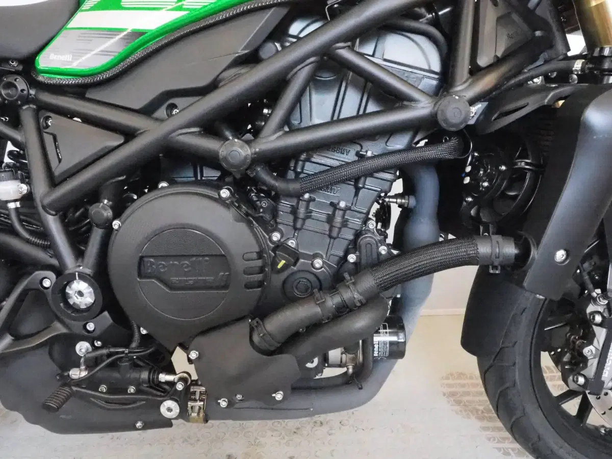 Benelli 752 S (2022 - 25) (2)
