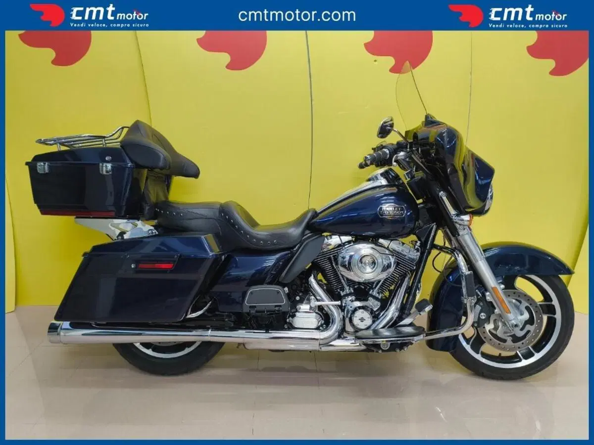 Harley-Davidson 1690 Street Glide (2011 - 13) - FLHX