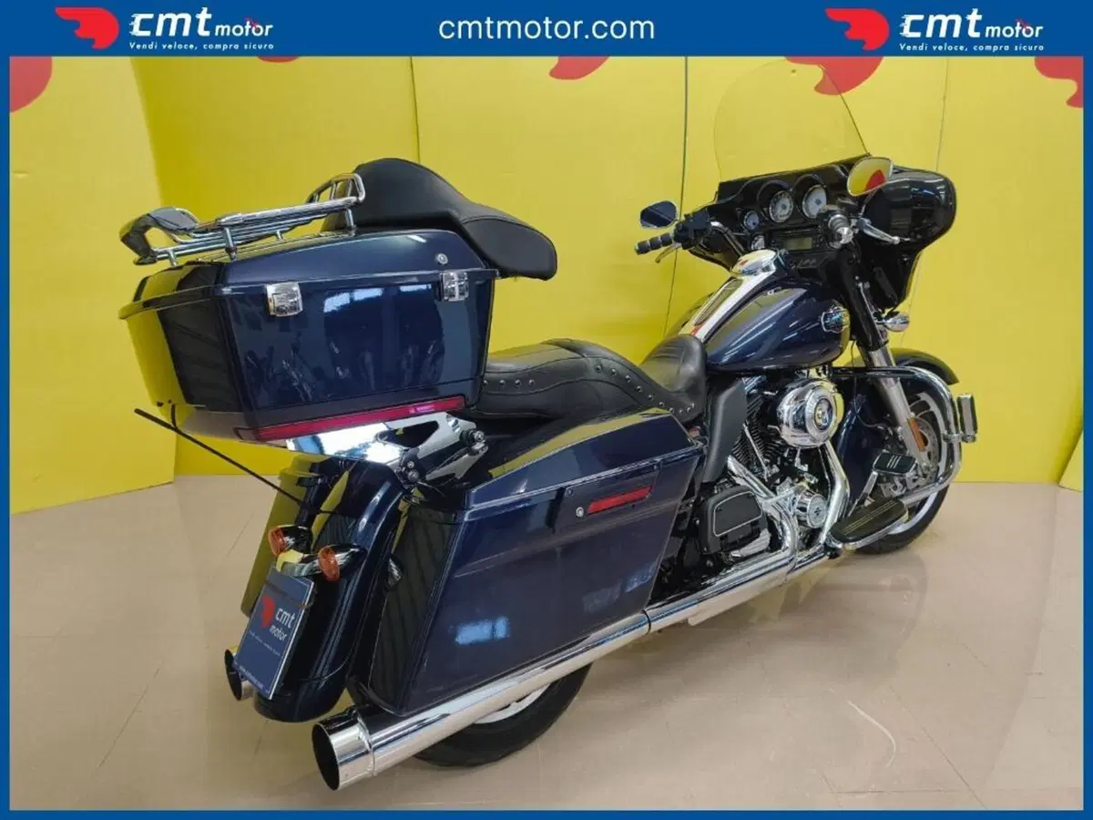Harley-Davidson 1690 Street Glide (2011 - 13) - FLHX (4)