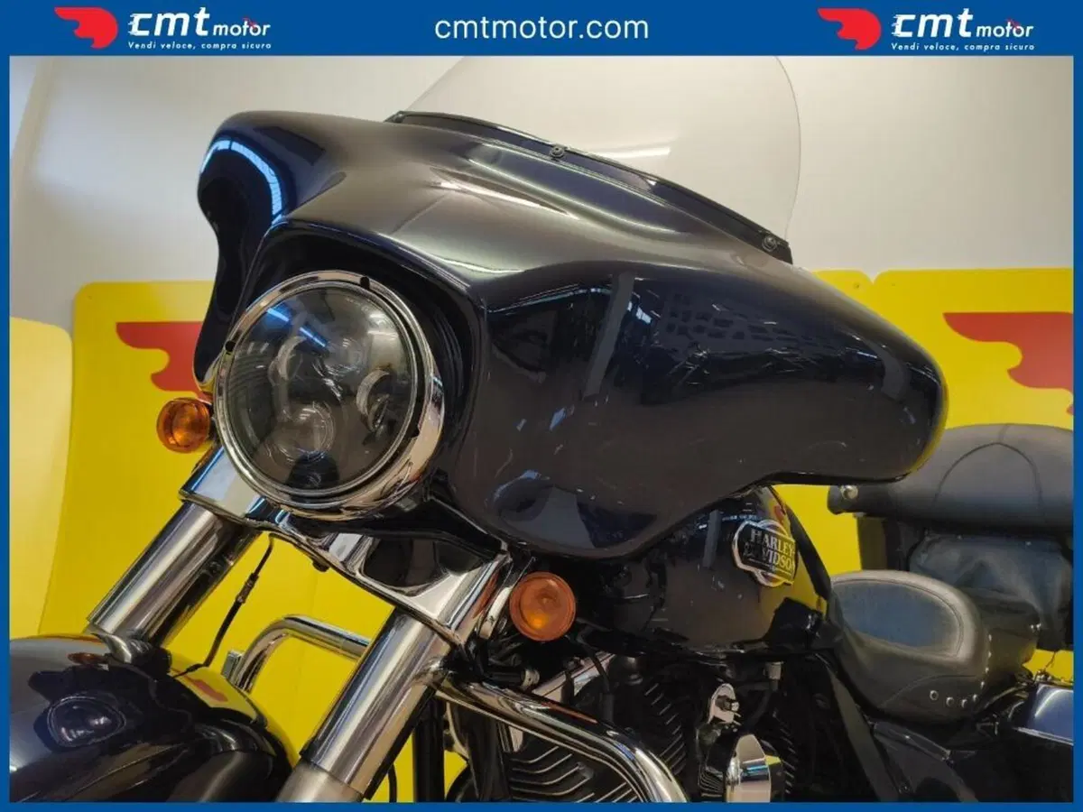 Harley-Davidson 1690 Street Glide (2011 - 13) - FLHX (6)