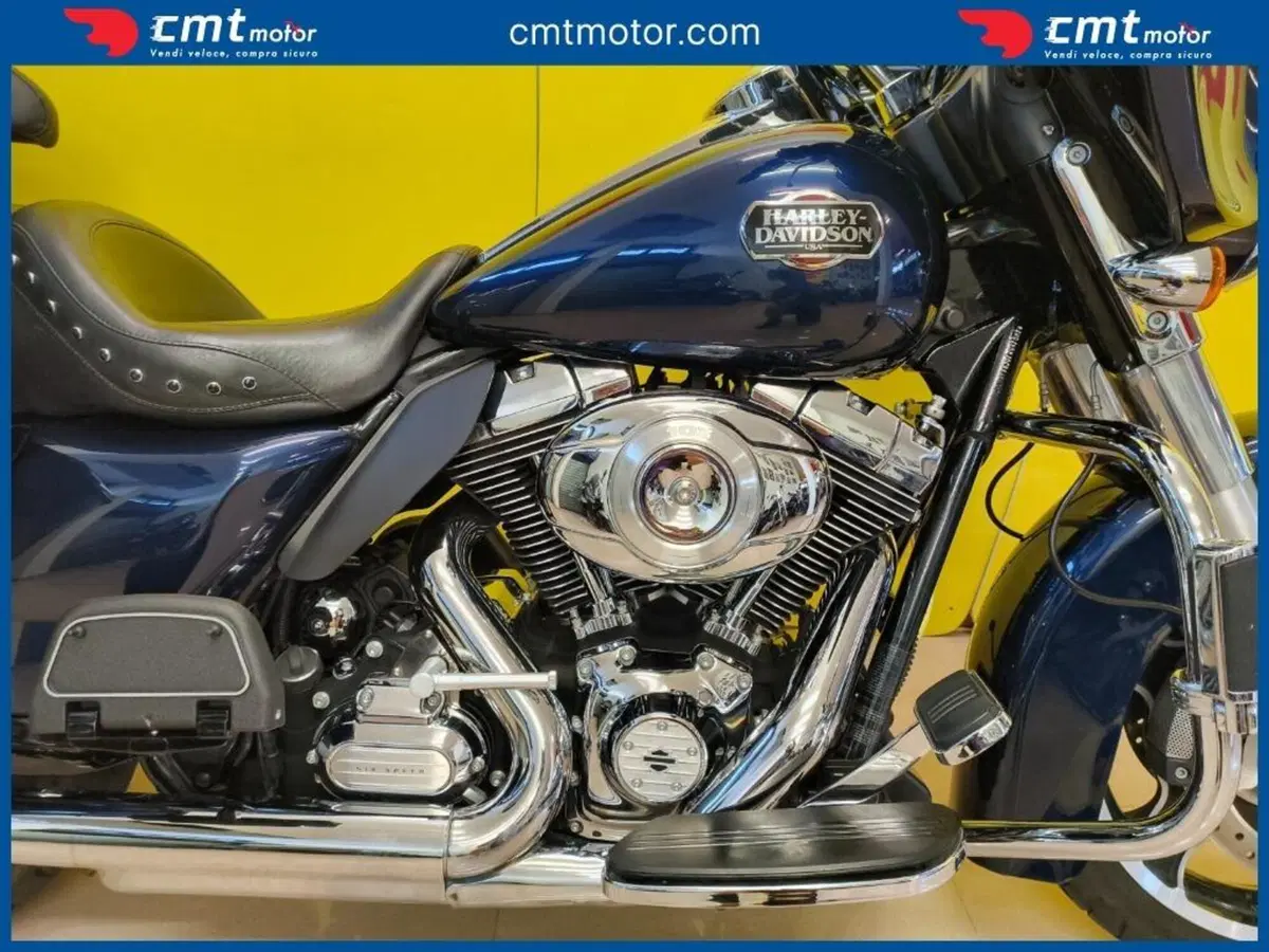 Harley-Davidson 1690 Street Glide (2011 - 13) - FLHX (7)