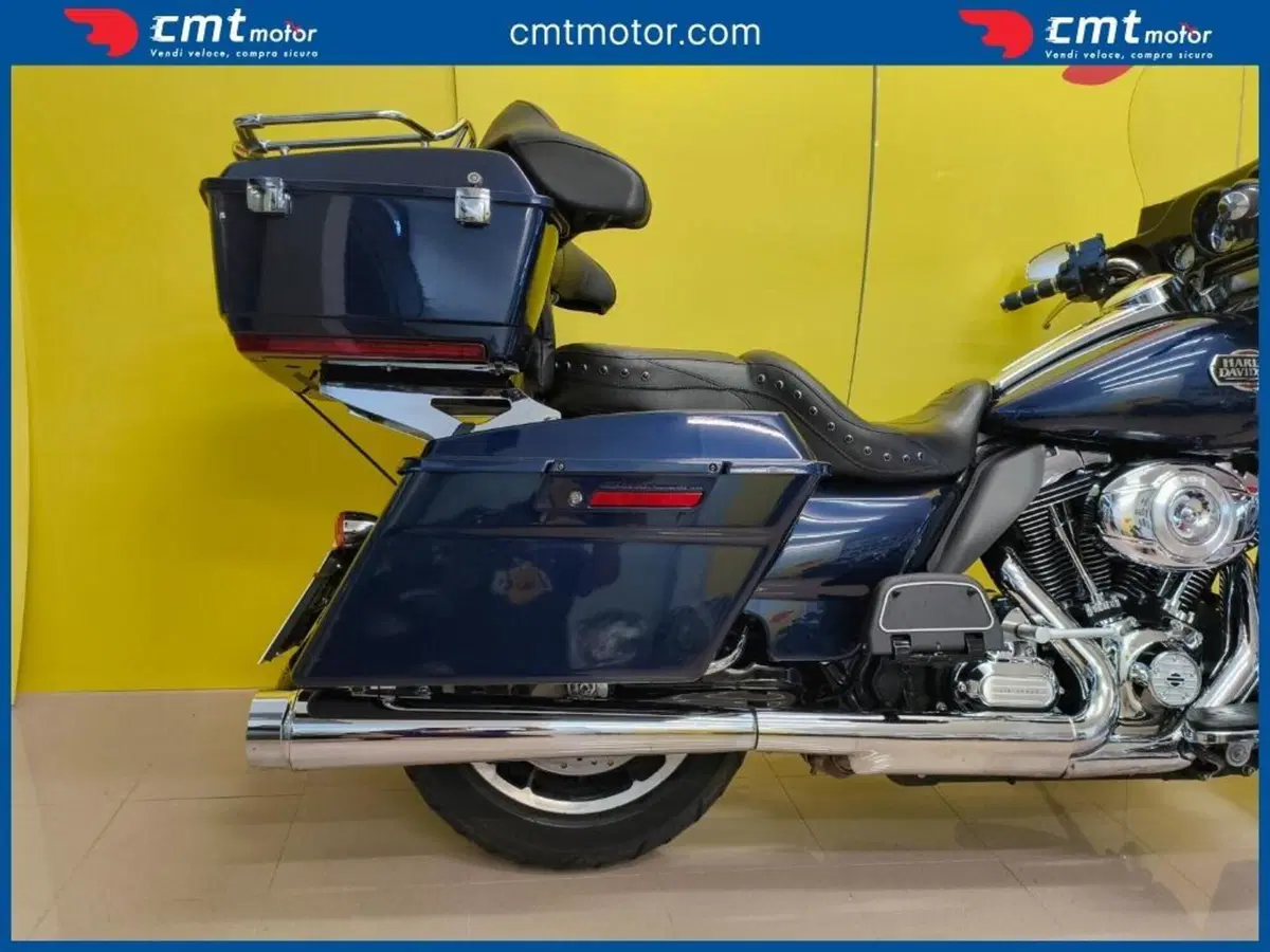 Harley-Davidson 1690 Street Glide (2011 - 13) - FLHX (10)