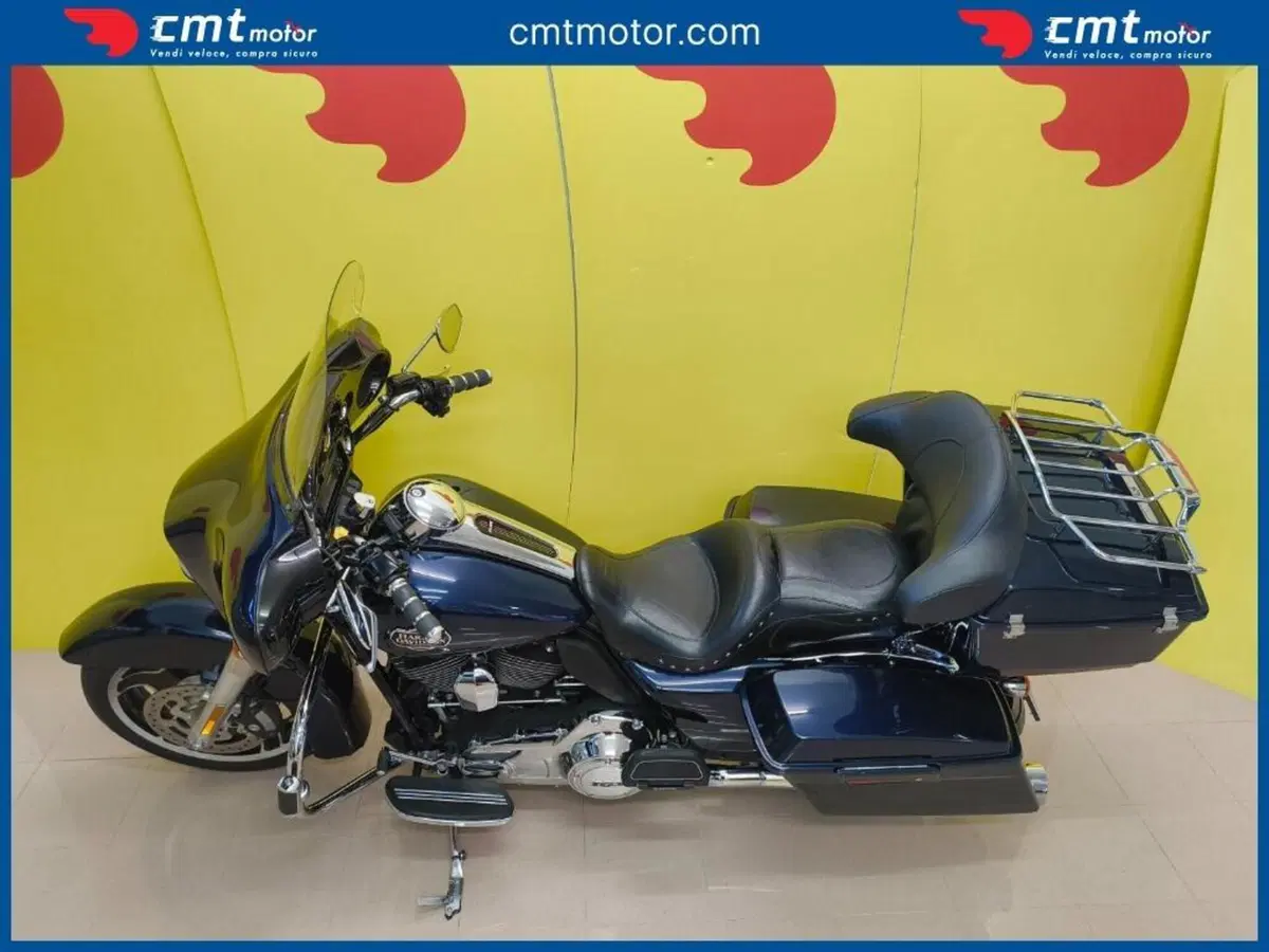 Harley-Davidson 1690 Street Glide (2011 - 13) - FLHX (11)