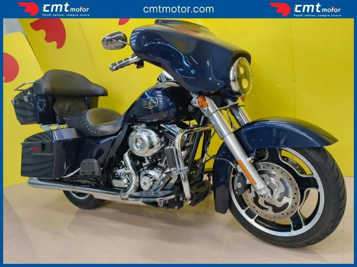 Harley-Davidson 1690 Street Glide (2011 - 13) - FLHX (12)