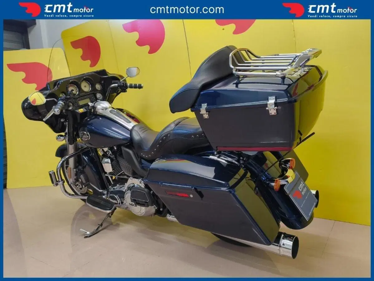 Harley-Davidson 1690 Street Glide (2011 - 13) - FLHX (13)