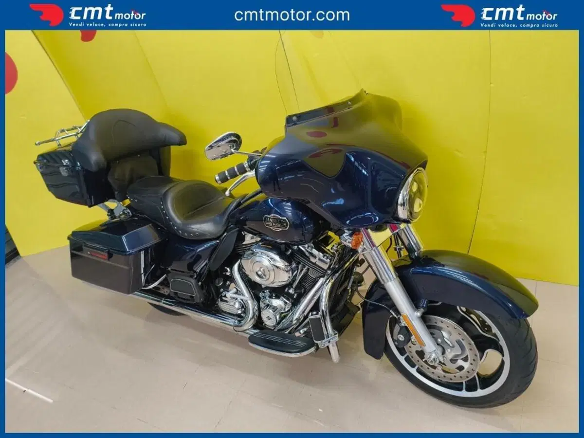 Harley-Davidson 1690 Street Glide (2011 - 13) - FLHX (14)