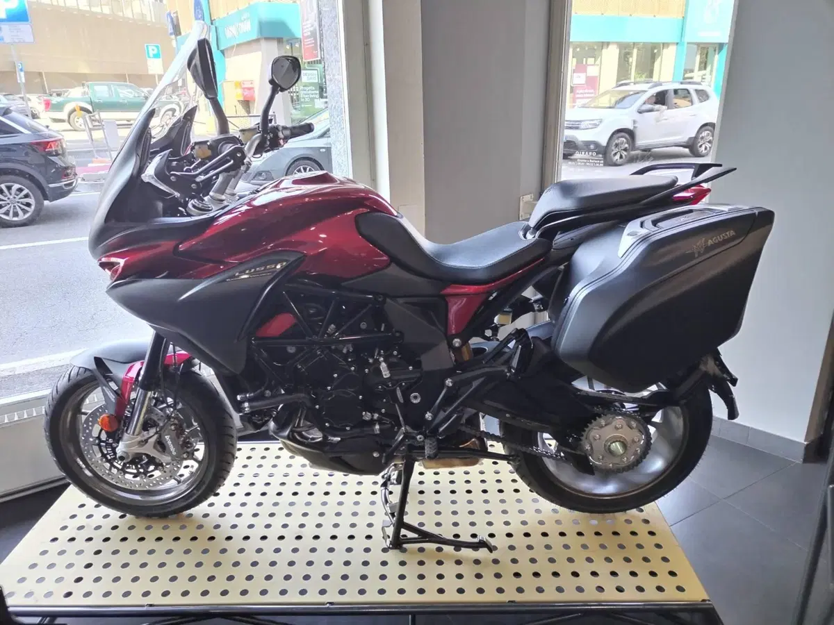 MV Agusta Turismo Veloce 800 Lusso SCS (2021 - 26)