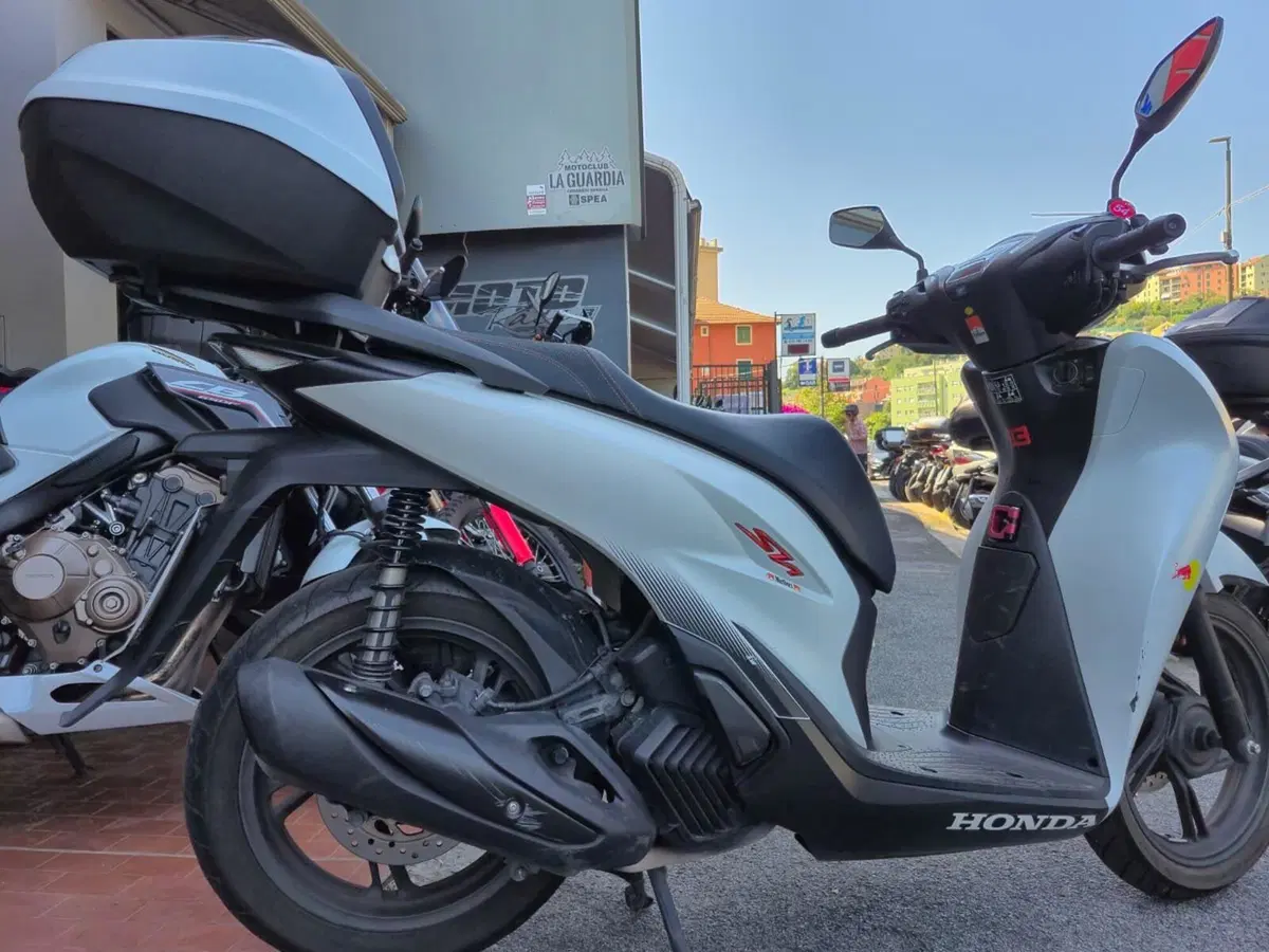 Honda SH 150i Sport (2024 - 25) (5)