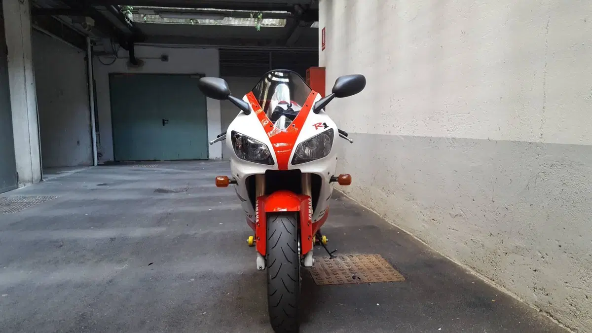Yamaha yzf r1 (3)