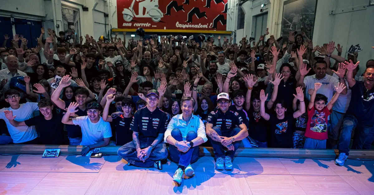 MotoGP 2026. GP d'Italia al Mugello. Marco Bezzecchi e Jorge Mart&iacute;n in visita alla Piaggio di Pontedera [FOTO e VIDEO]
