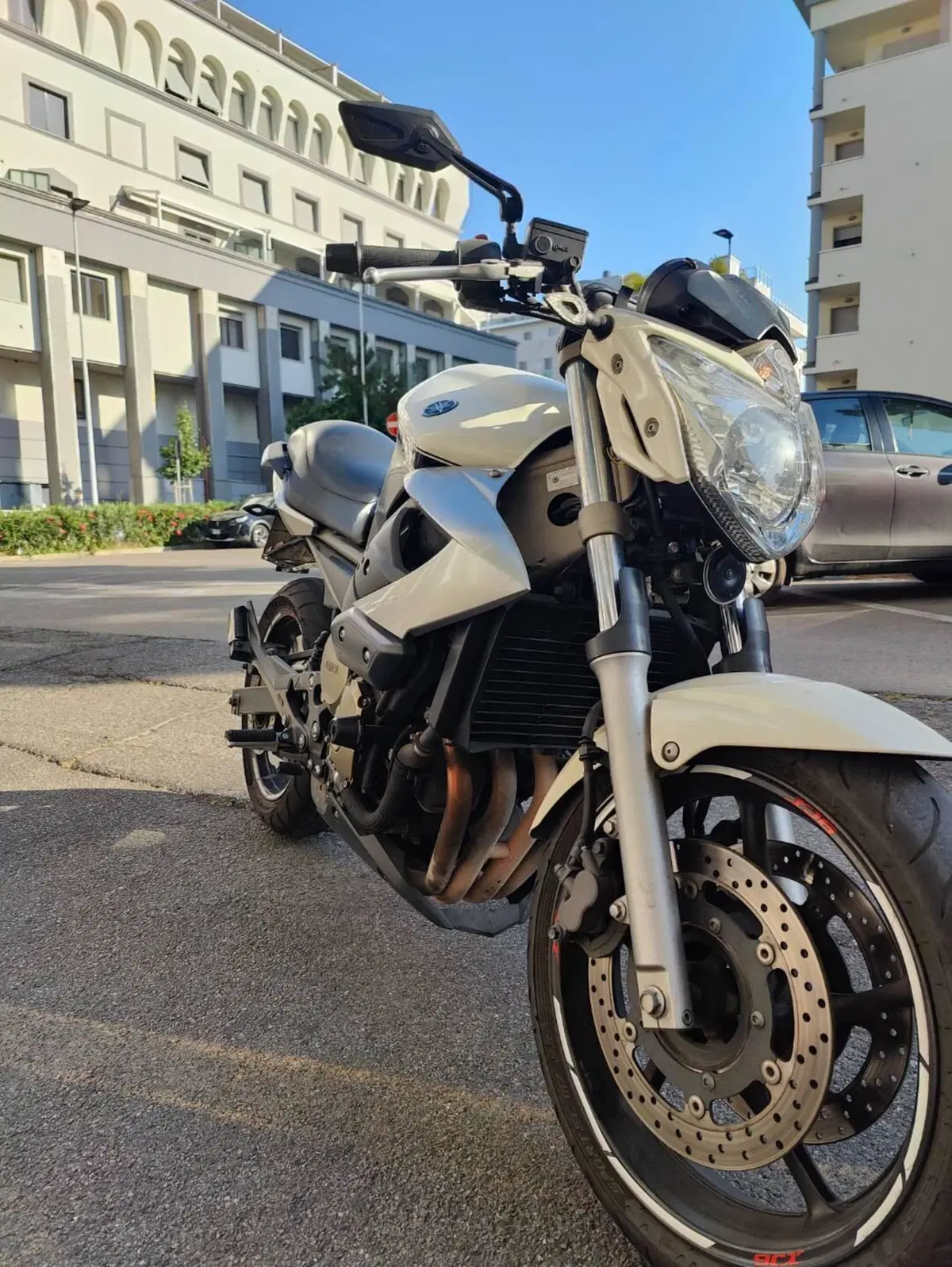 Yamaha XJ6 (2008 - 15)
