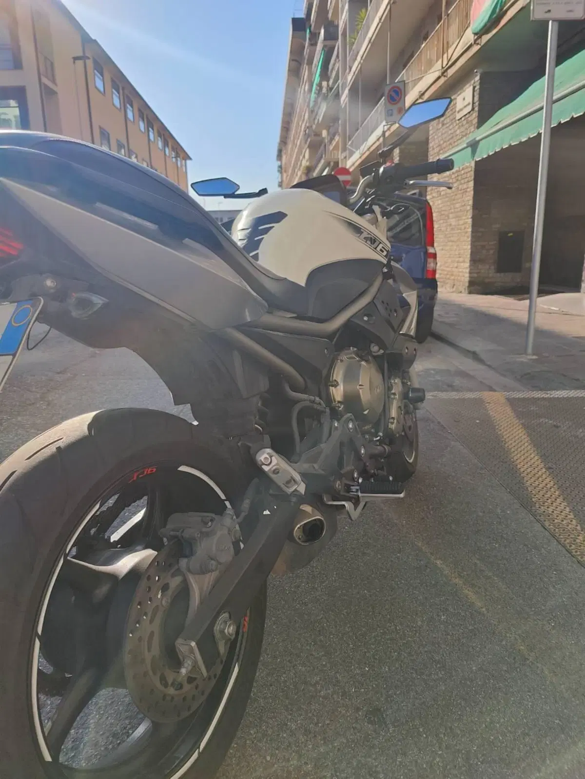Yamaha XJ6 (2008 - 15) (6)