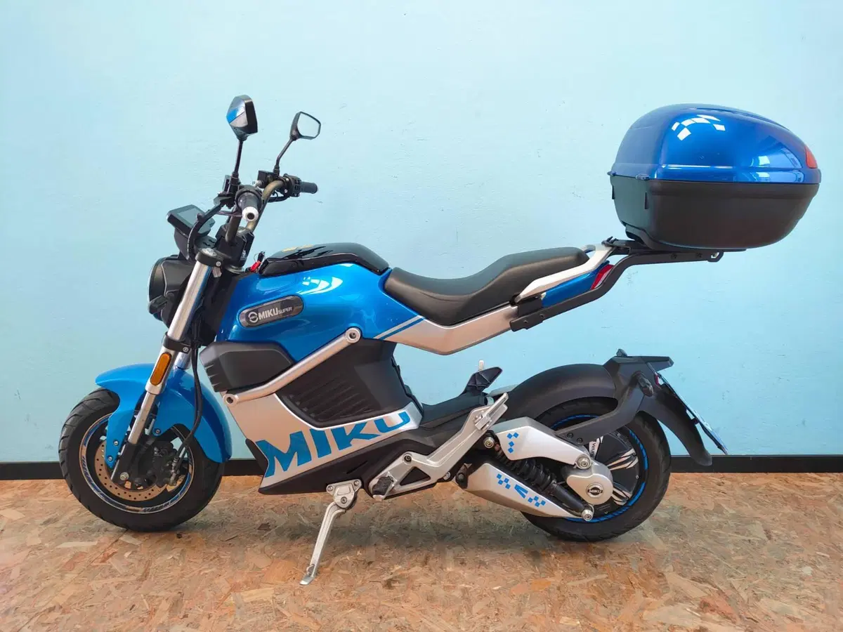 Sunra Italia Miku Super L3e (2021 - 24) (4)
