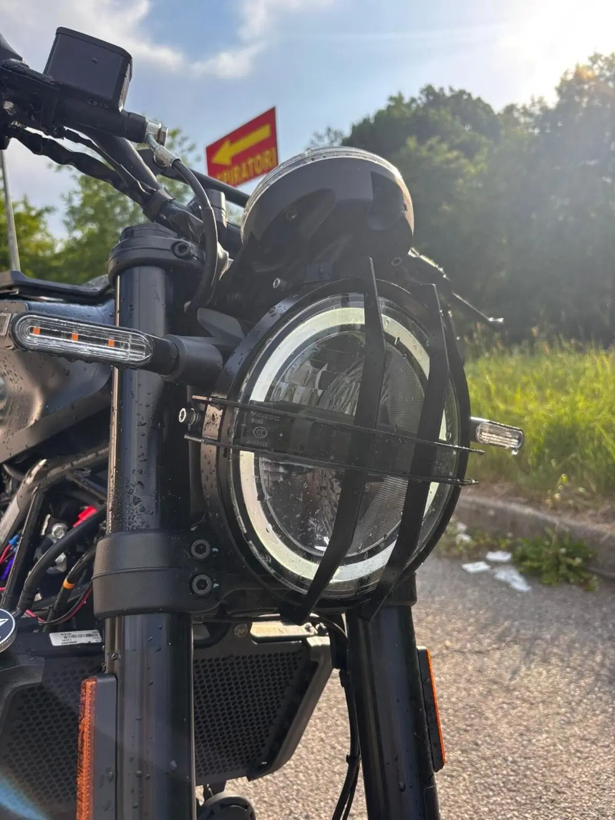 Husqvarna Svartpilen 401 (2021 - 23) (6)