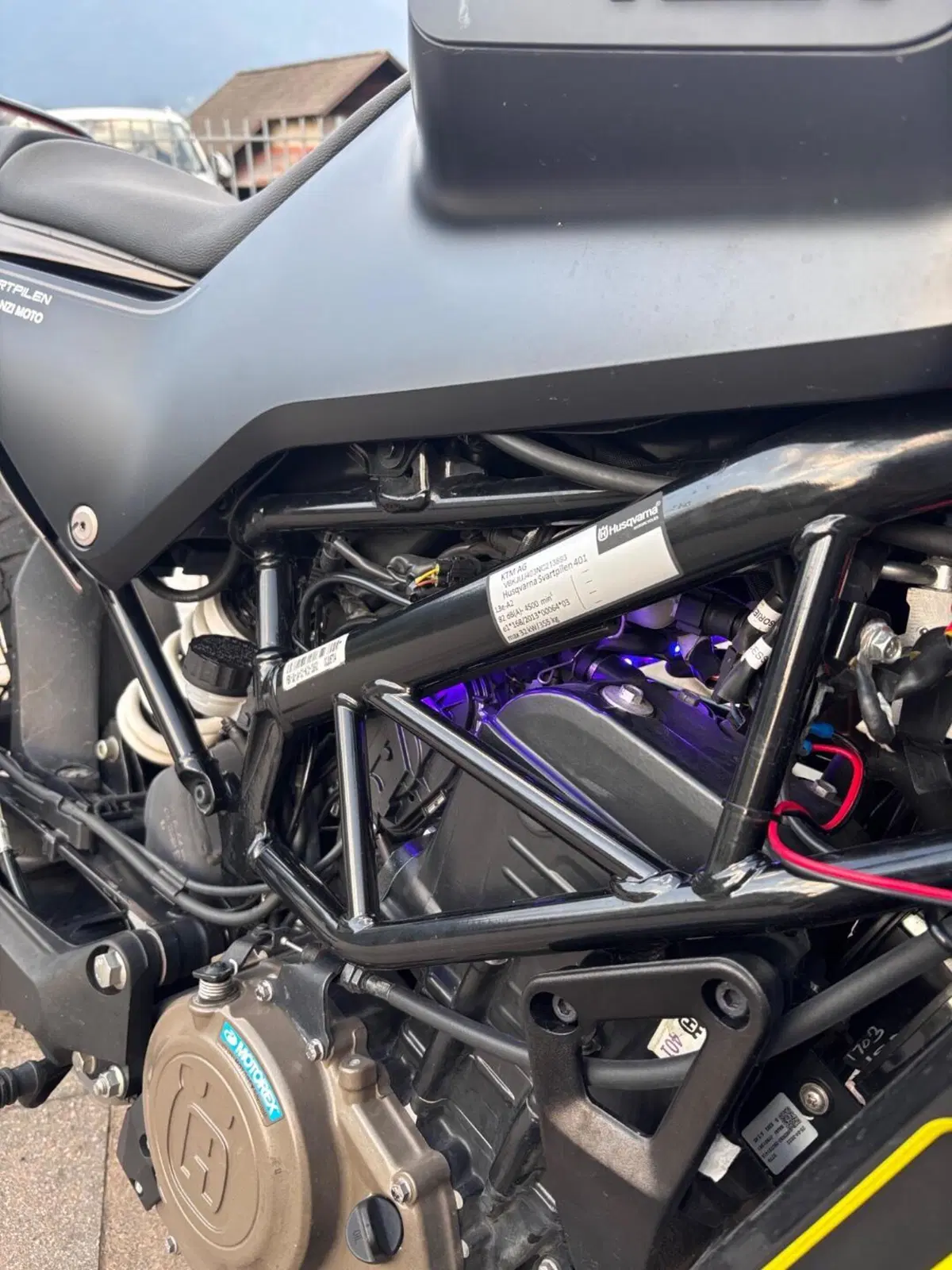 Husqvarna Svartpilen 401 (2021 - 23) (8)