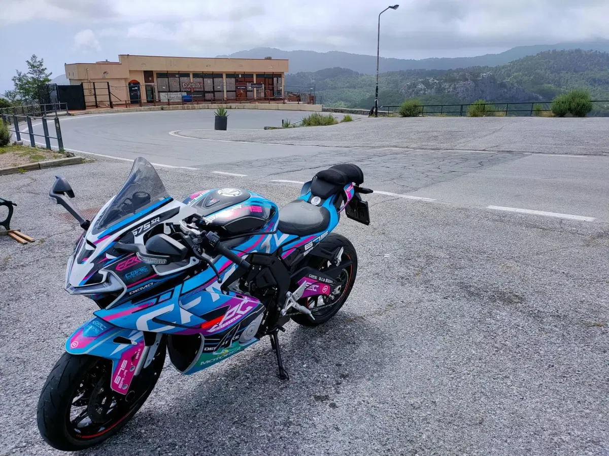 CFMOTO 675SR-R (2025 - 26) (3)