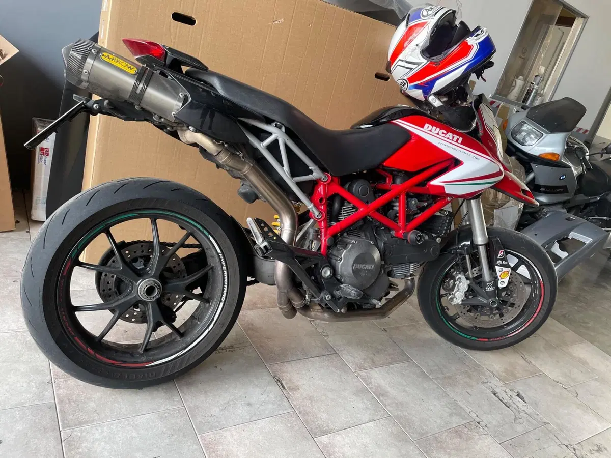 Ducati Hypermotard 796 (2012) (2)