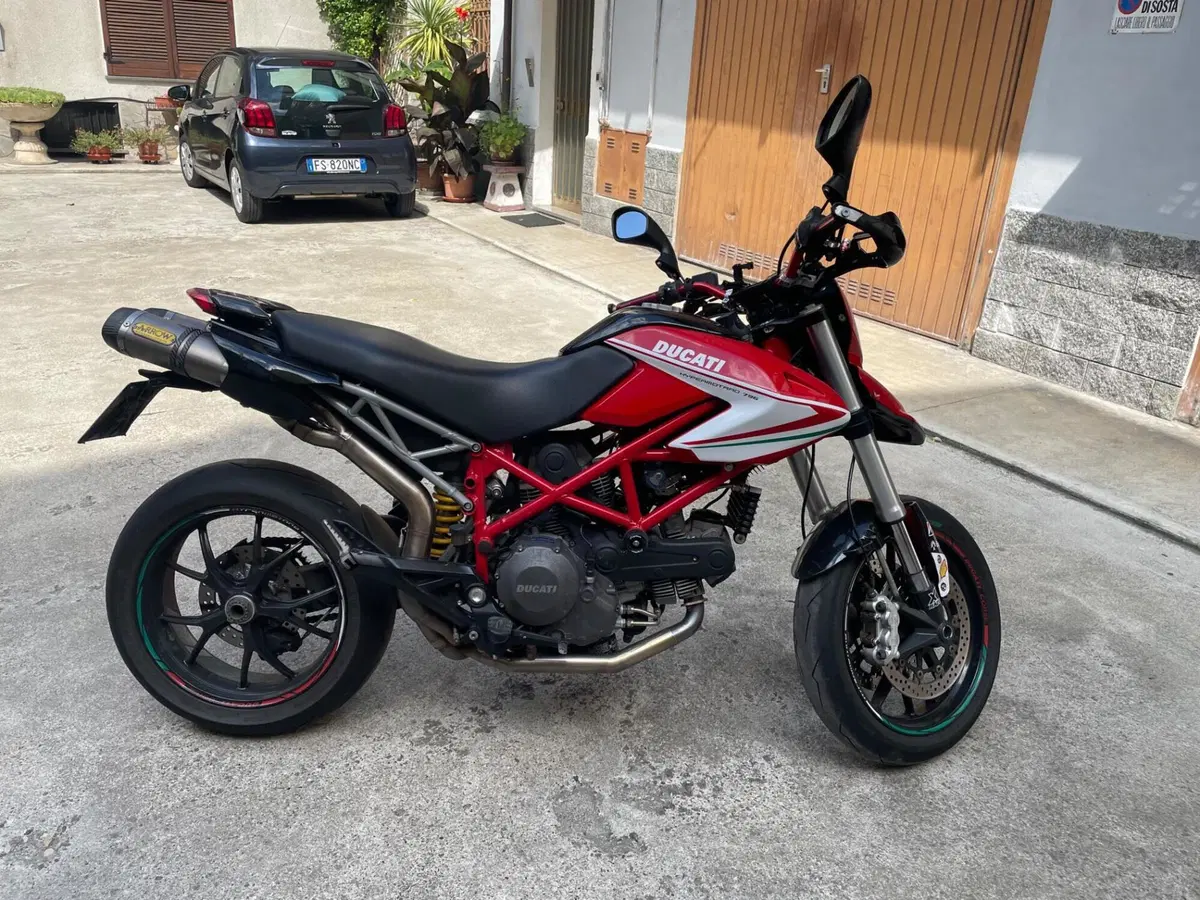 Ducati Hypermotard 796 (2012) (4)