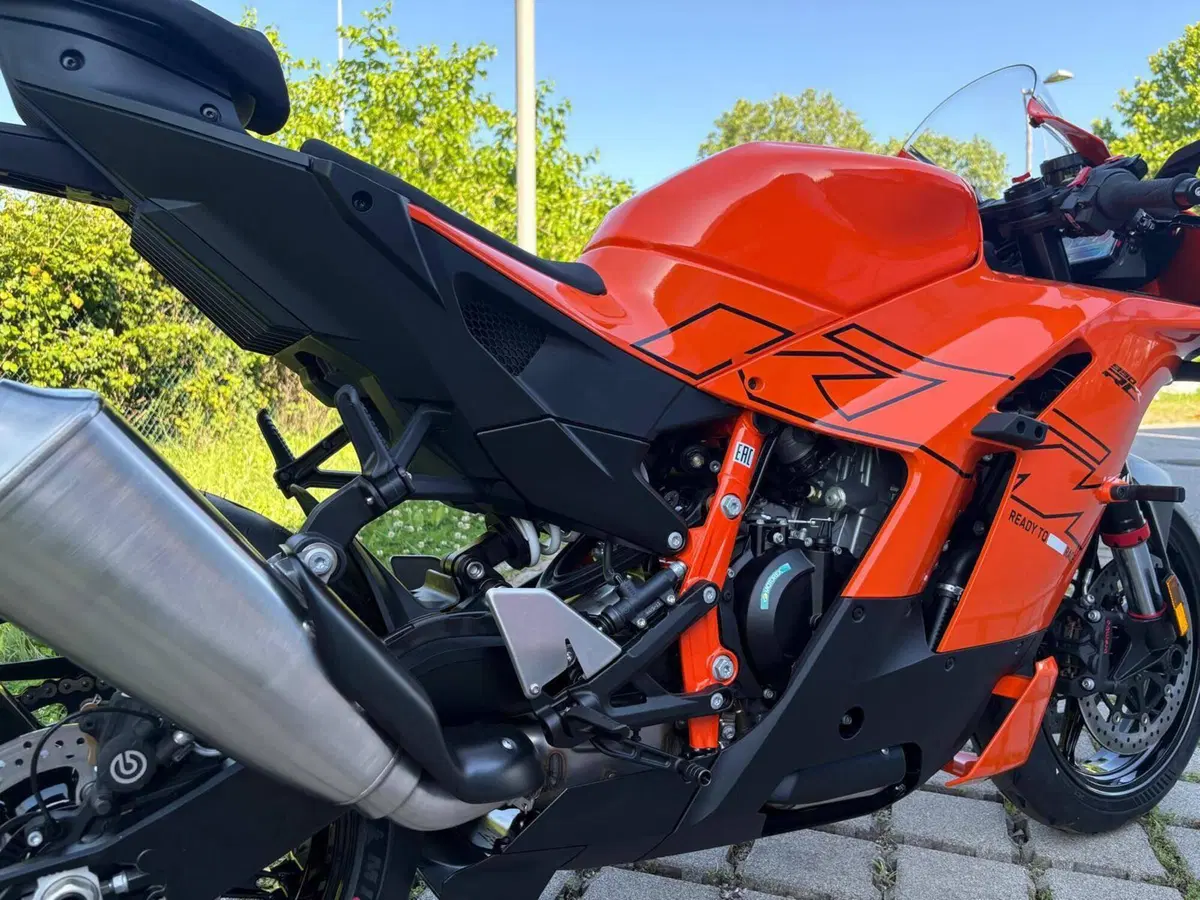 KTM 990 RC R (2026) (2)