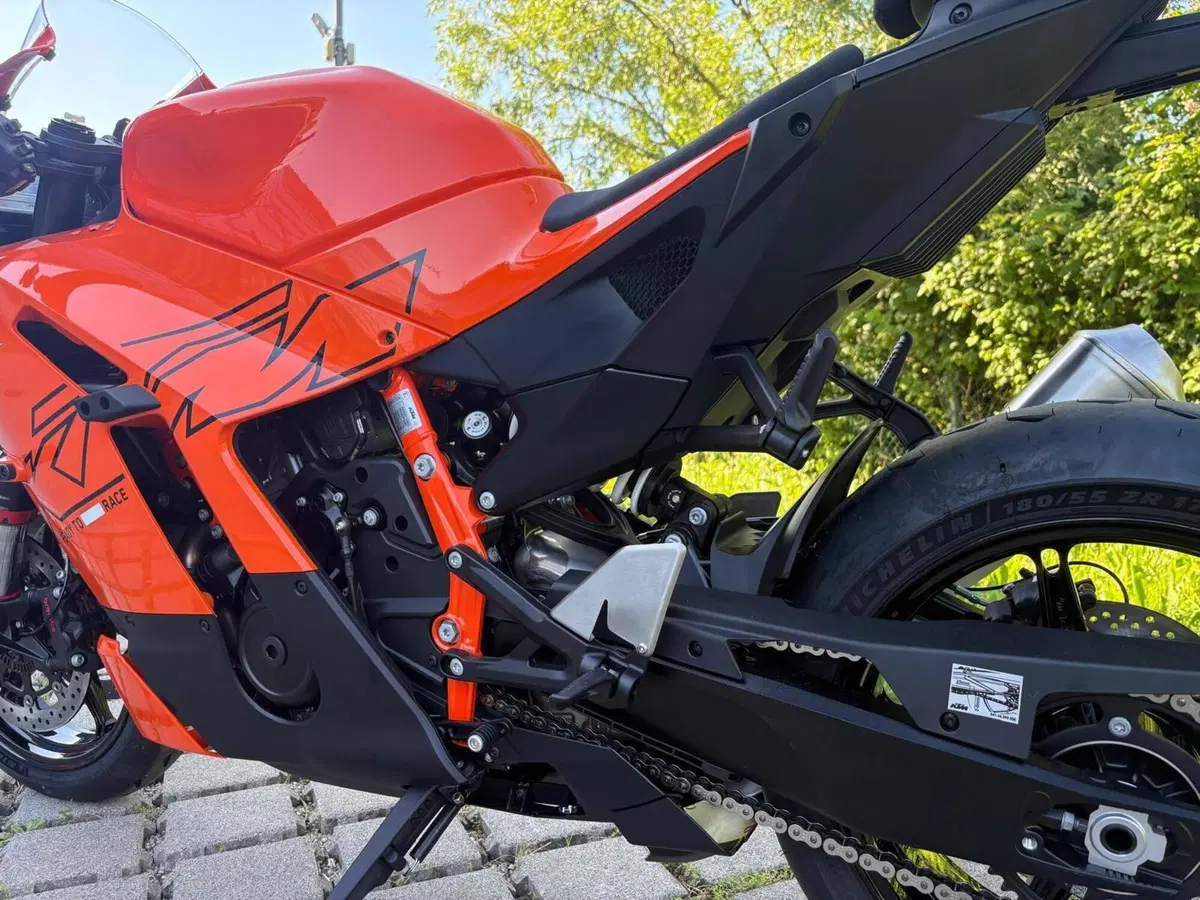 KTM 990 RC R (2026) (6)
