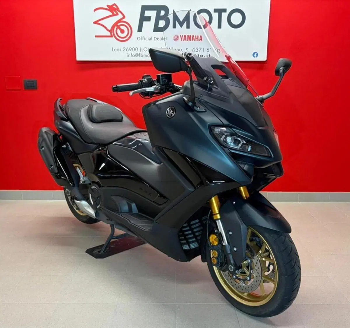 Yamaha T-Max 560 Tech Max (2022 - 24) (2)
